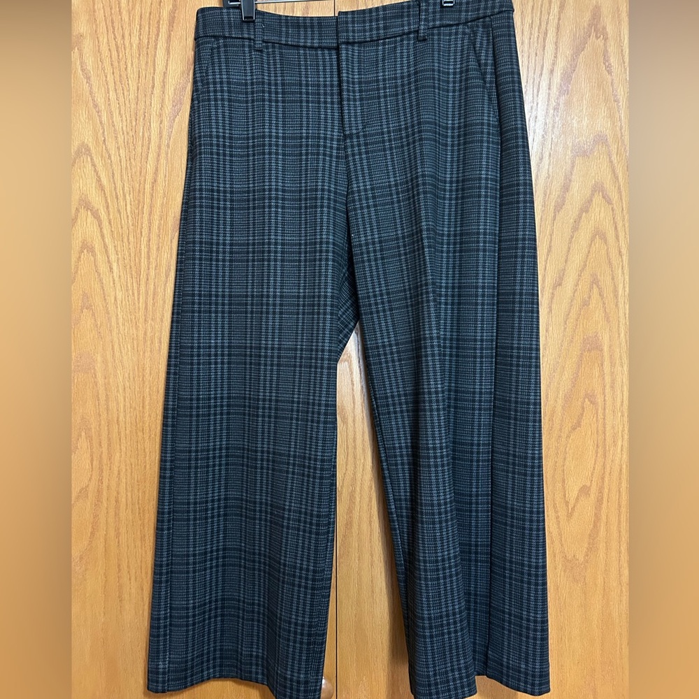 Liverpool Black and Gray Textured Apparel